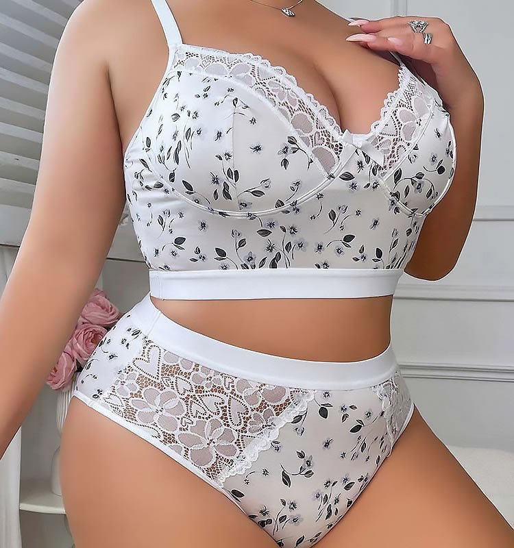 Plus Size Floral Lace Bra and Panty Set - Late Night Lingerie