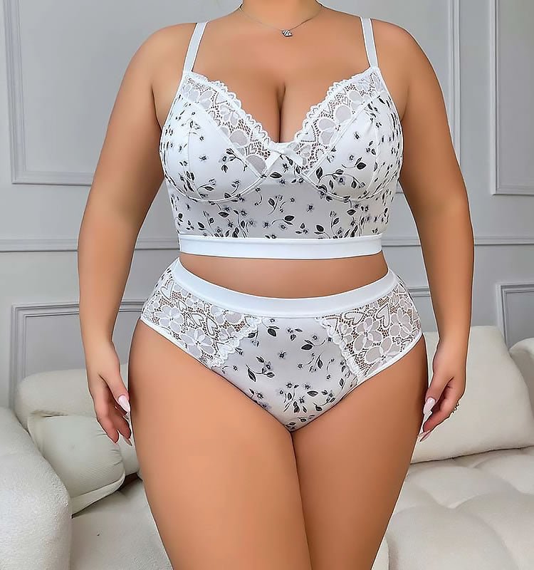 Plus Size Floral Lace Bra and Panty Set - Late Night Lingerie